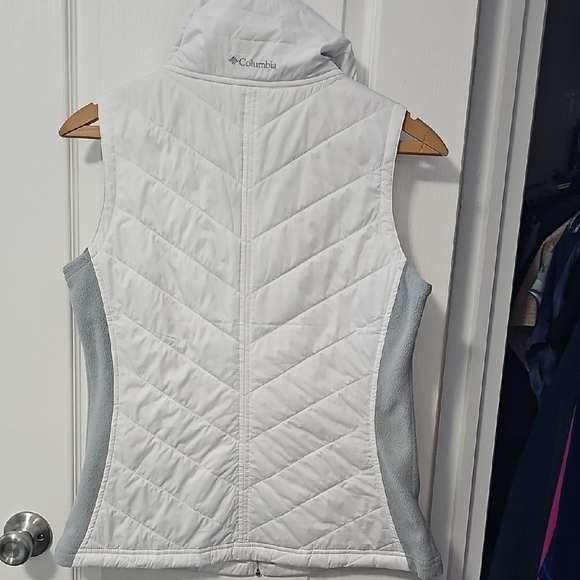 Columbia White and Gray Quilted Vest - Picture 3 of 3
